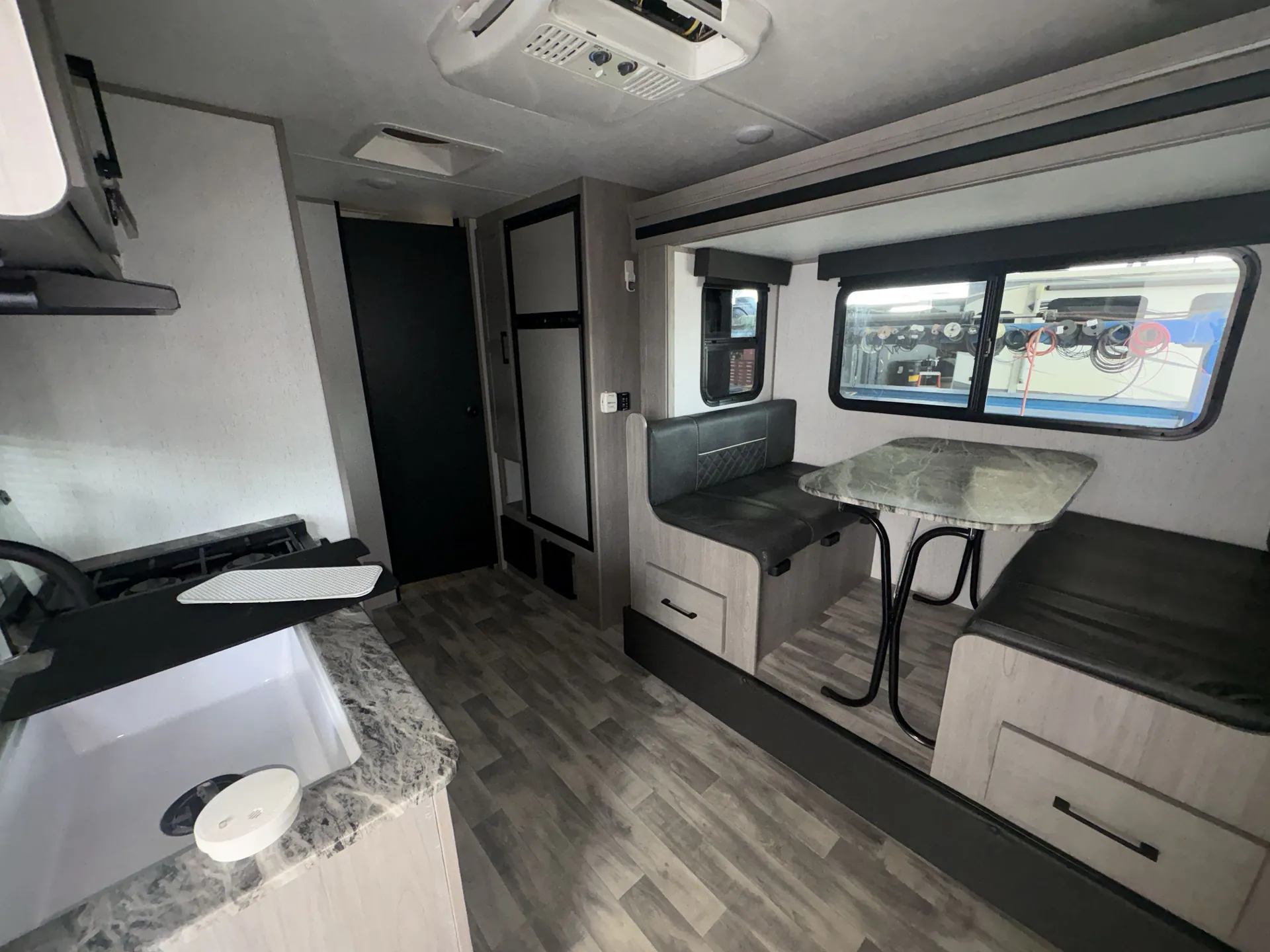2022 Dutchmen Kodiak Cub 196BH — living area main