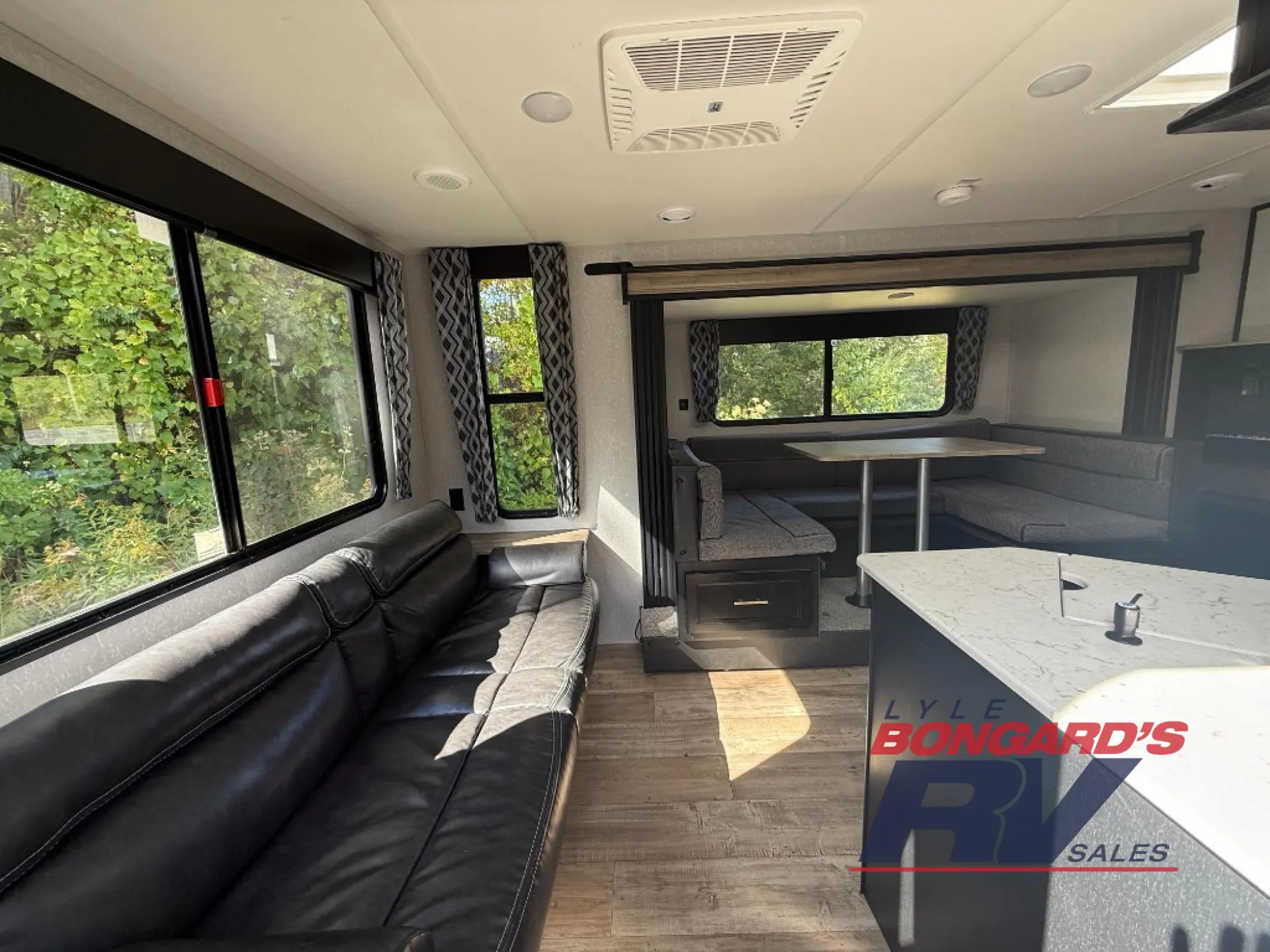 2022 Forest River Cherokee Grey Wolf 23MK — Photo 6