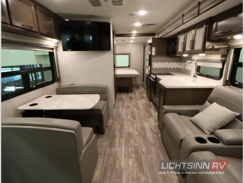 2022 Thor Motor Coach Hurricane 29M - Photo 3