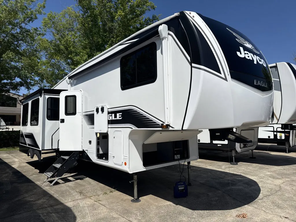 2024 Jayco Eagle 29RLC - Photo 2