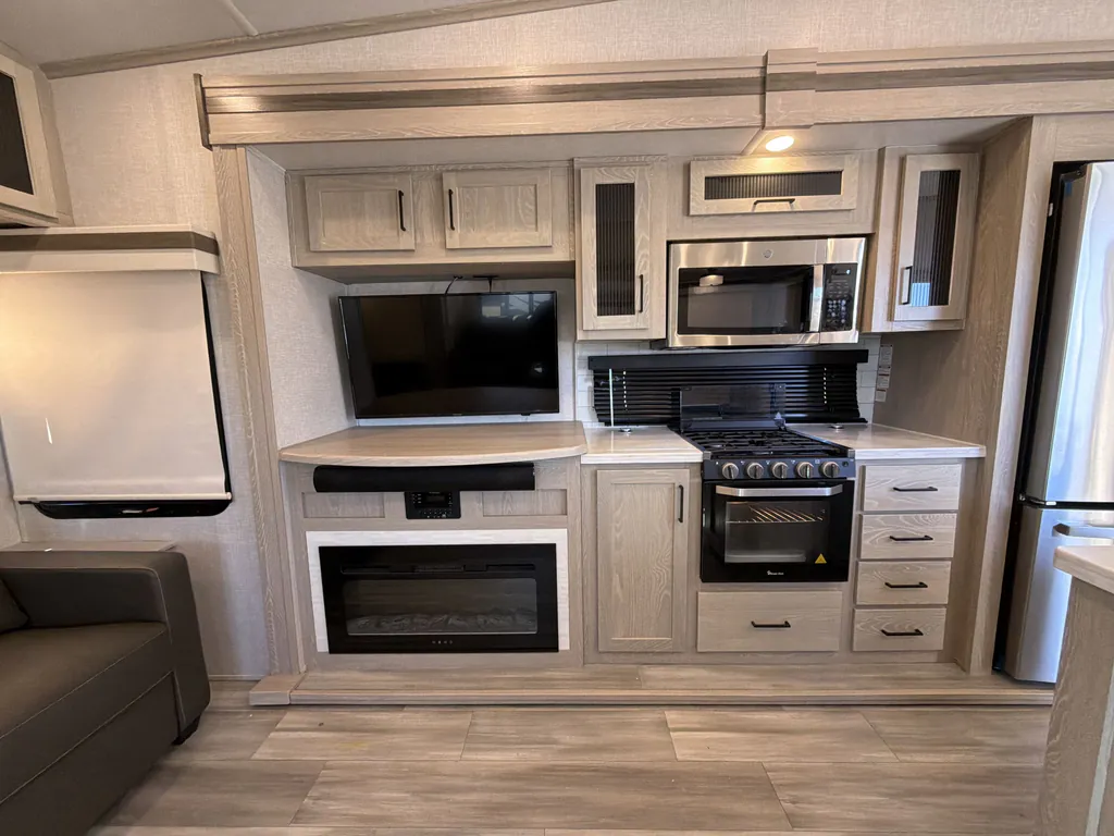 2022 Forest River Rockwood Signature 8294BS, Photos photo 11