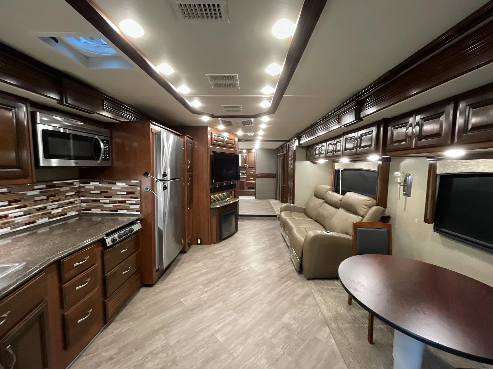 2018 fleetwood Pace Arrow Lxe 38K — living area main