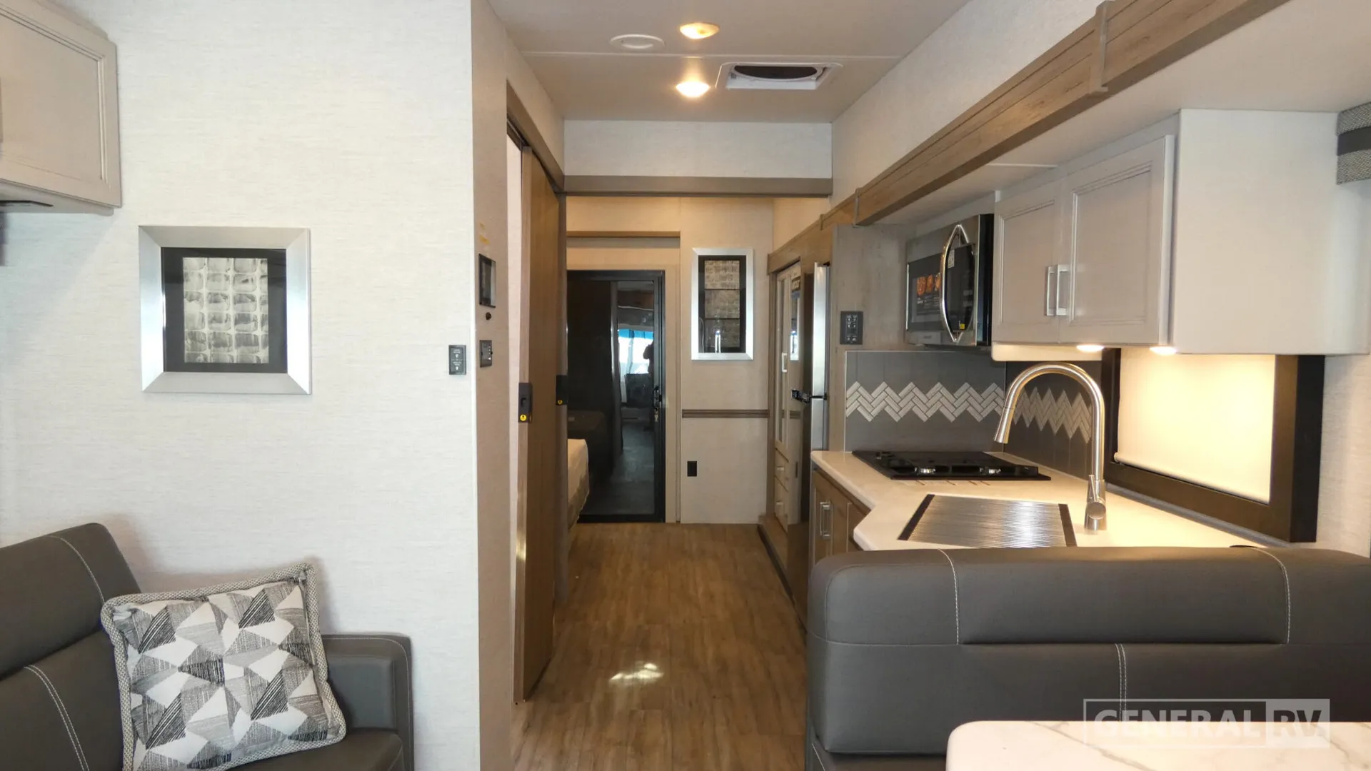 2026 Thor Motor Coach Outlaw Wild West Edition 38M - Photo 3