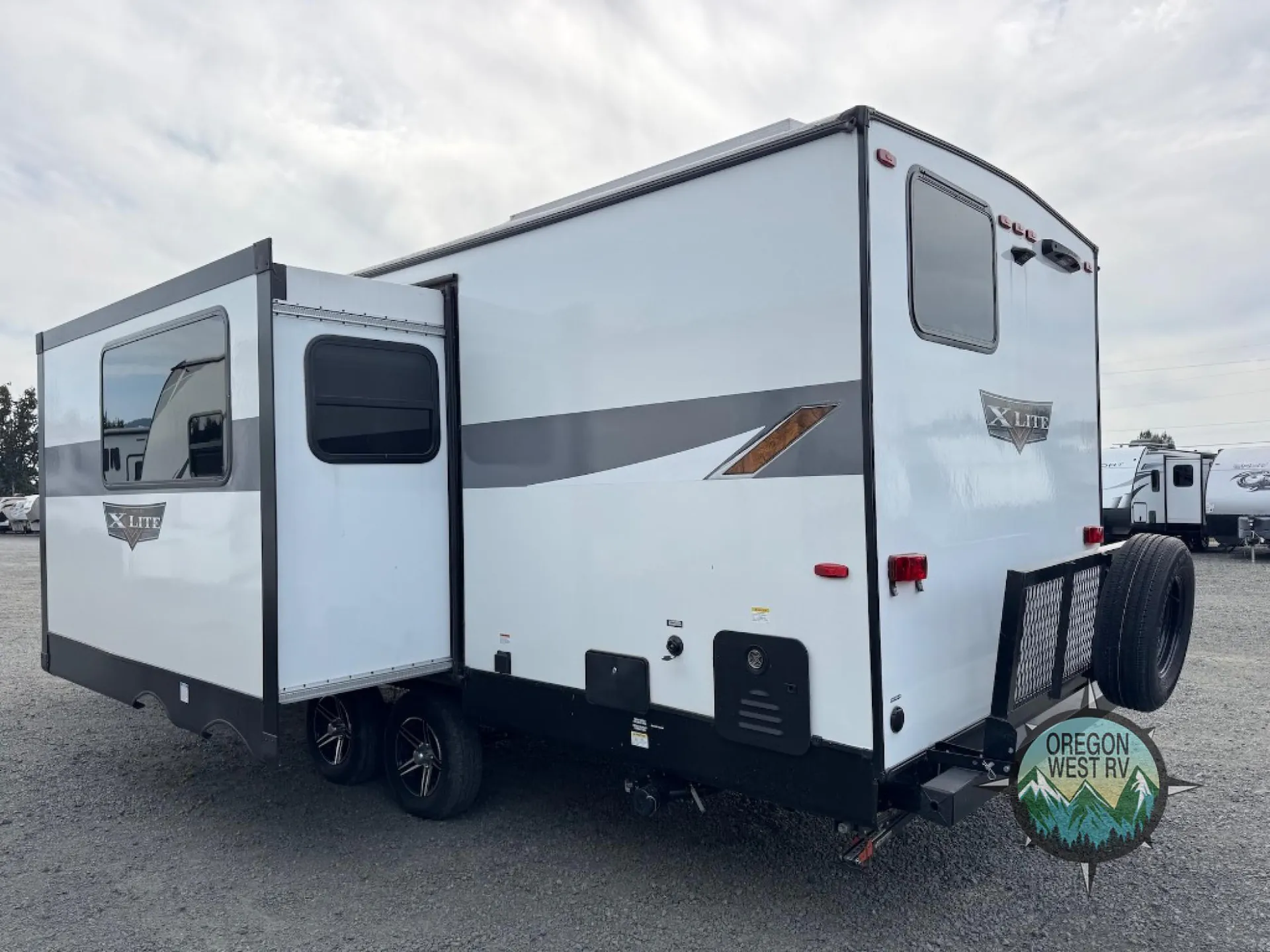 2024 Forest River RV Wildwood X-Lite 241BHXL — Photo 6