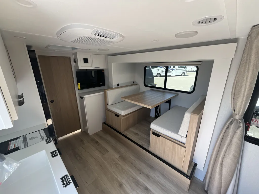 2027 Winnebago Micro Minnie 2108DS, Photos photo 4