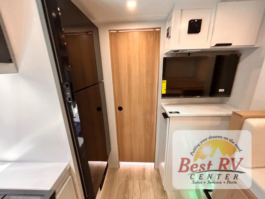 2027 Winnebago Micro Minnie 2108DS, Photos photo 54