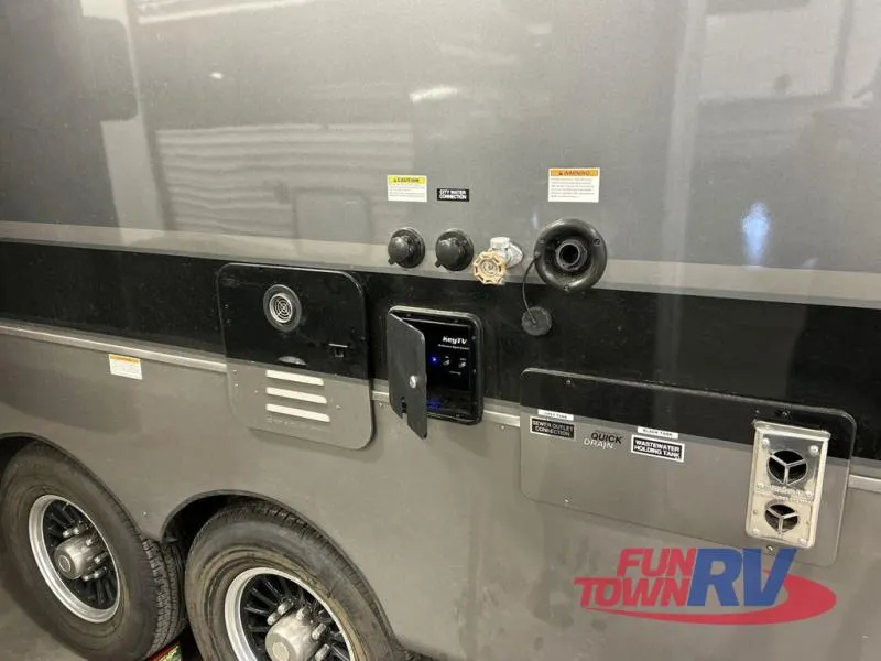 2025 Redwood RV Regency 3951BAM - Photo 3