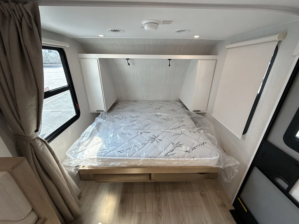 2027 Winnebago Micro Minnie 2108DS, Photos photo 16