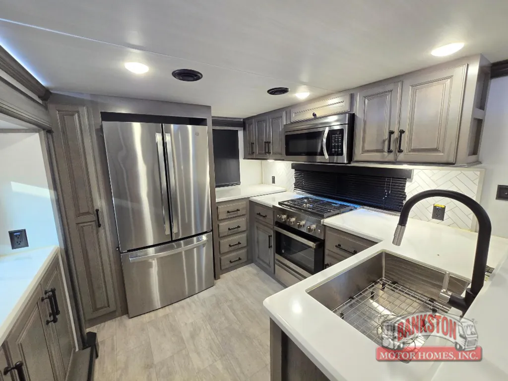 2023 Keystone Montana 3901RK, Photos photo 12