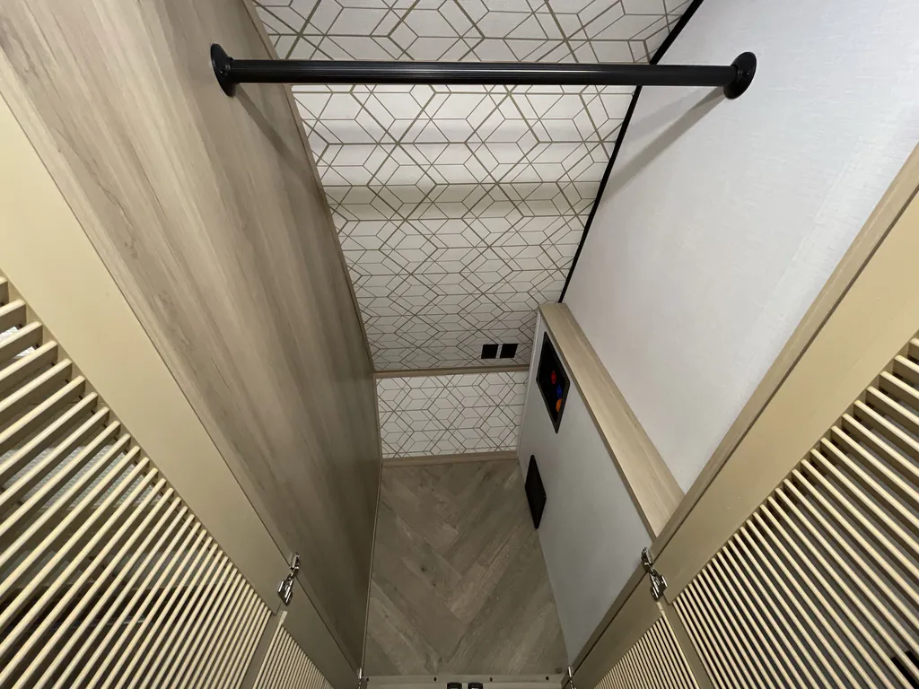 2026 Keystone Raptor 415, Photos photo 16