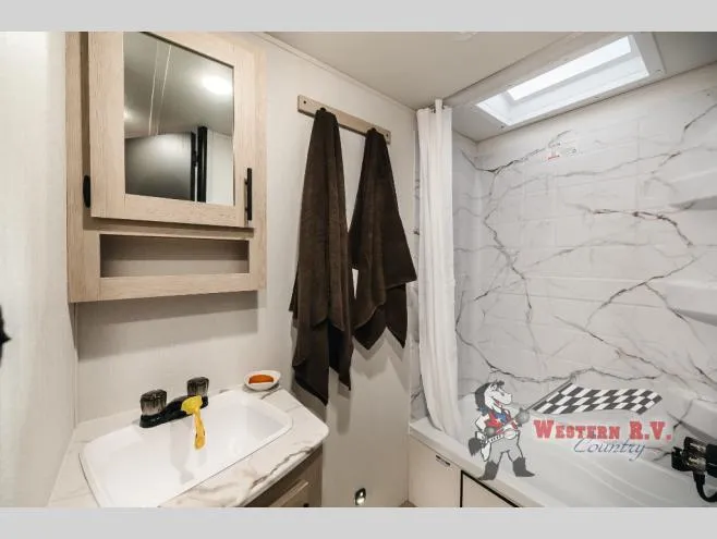 2026 Shasta RVs Compact 18DBL - Photo 4