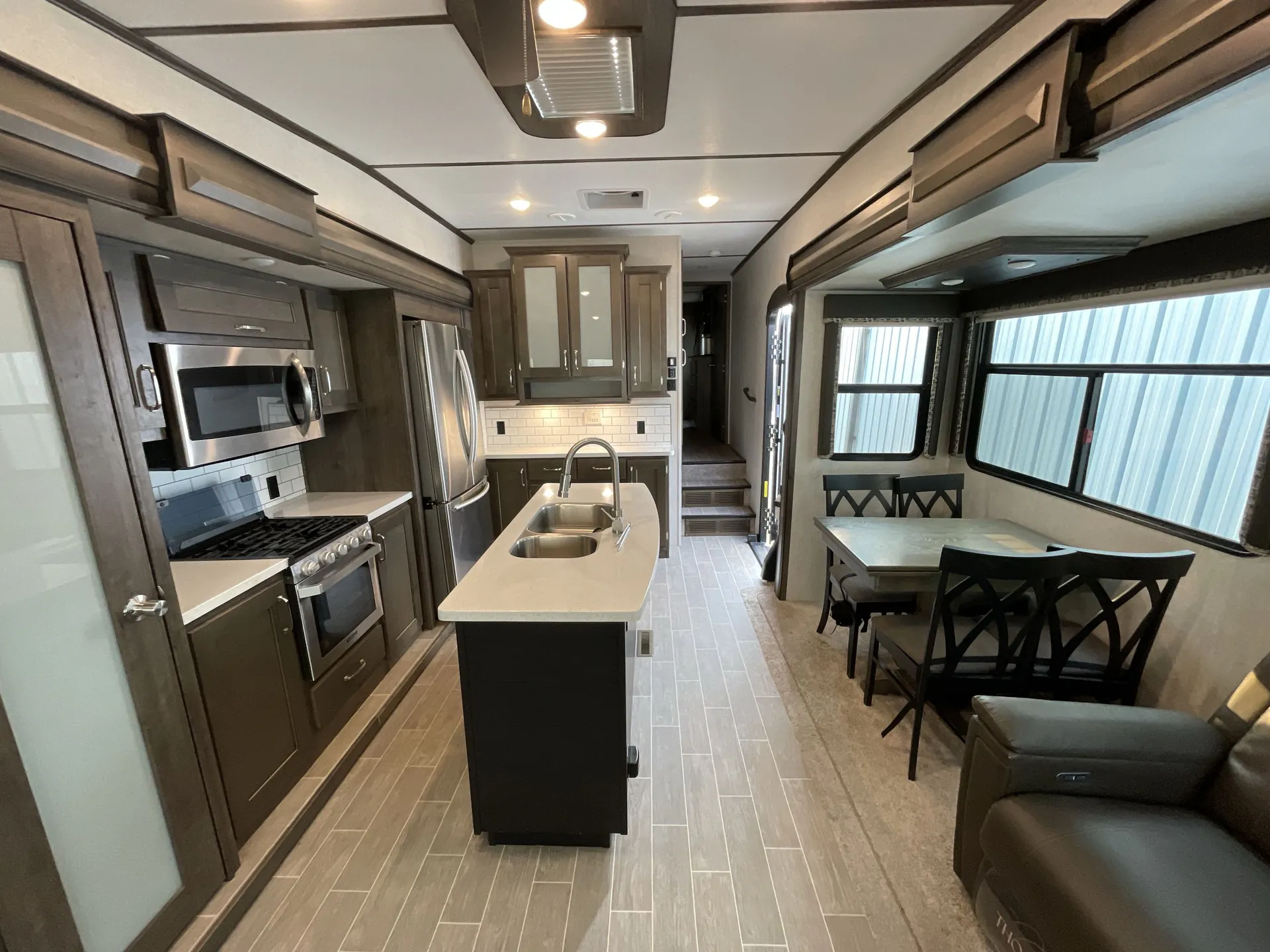 2019 Keystone Montana High Country 331RL — living area main