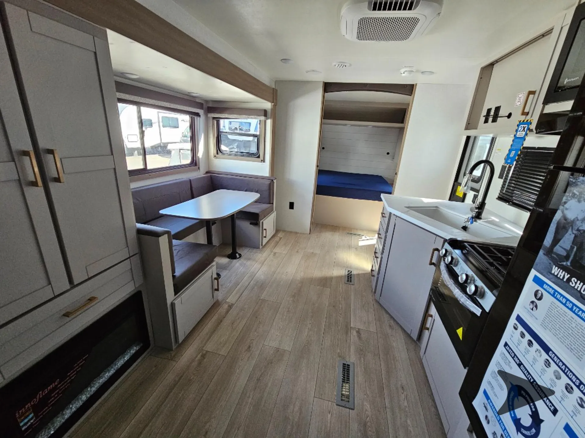 2027 Jayco Jay Flight 245BHSW - Photo 3