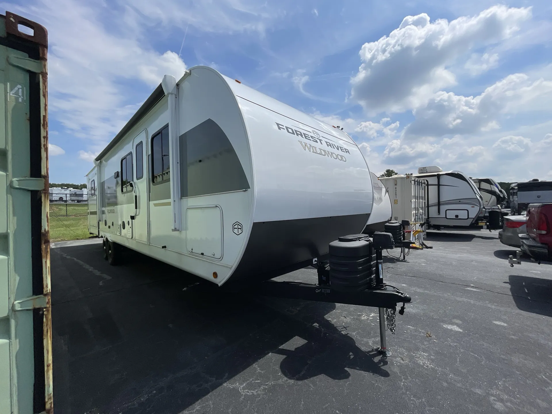 2025 Forest River Wildwood 31KQBTS dealer photo 1 from Camping World