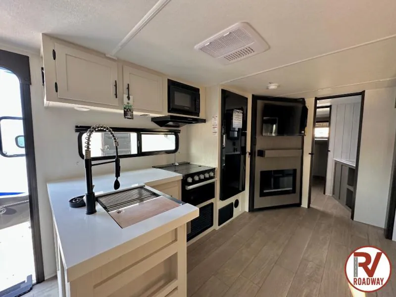 2026 Forest River Cherokee Alpha Wolf 29TB, Photos photo 11