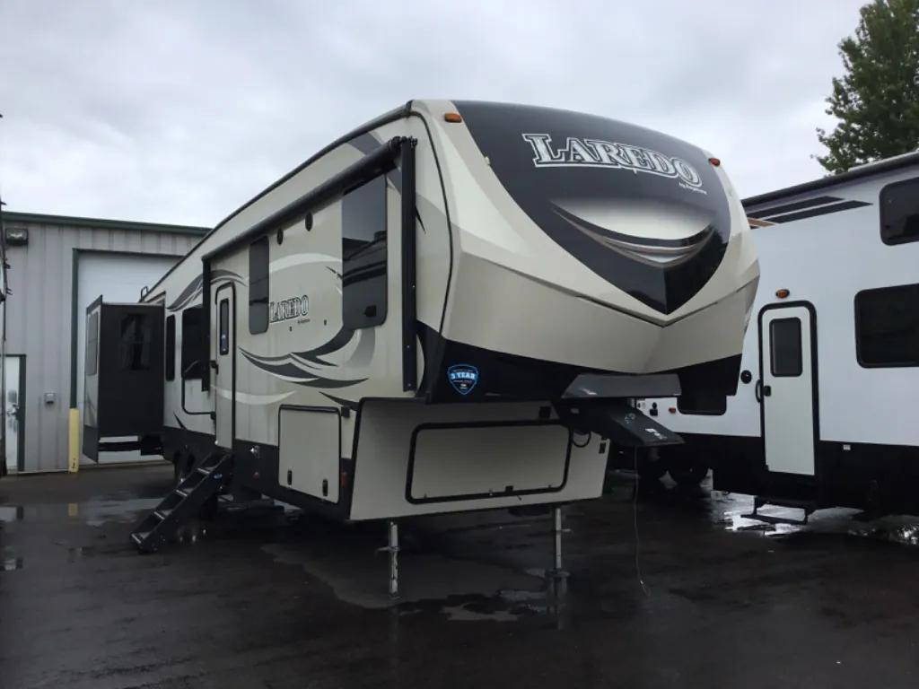 2018 Keystone Laredo 342RD - Photo 2