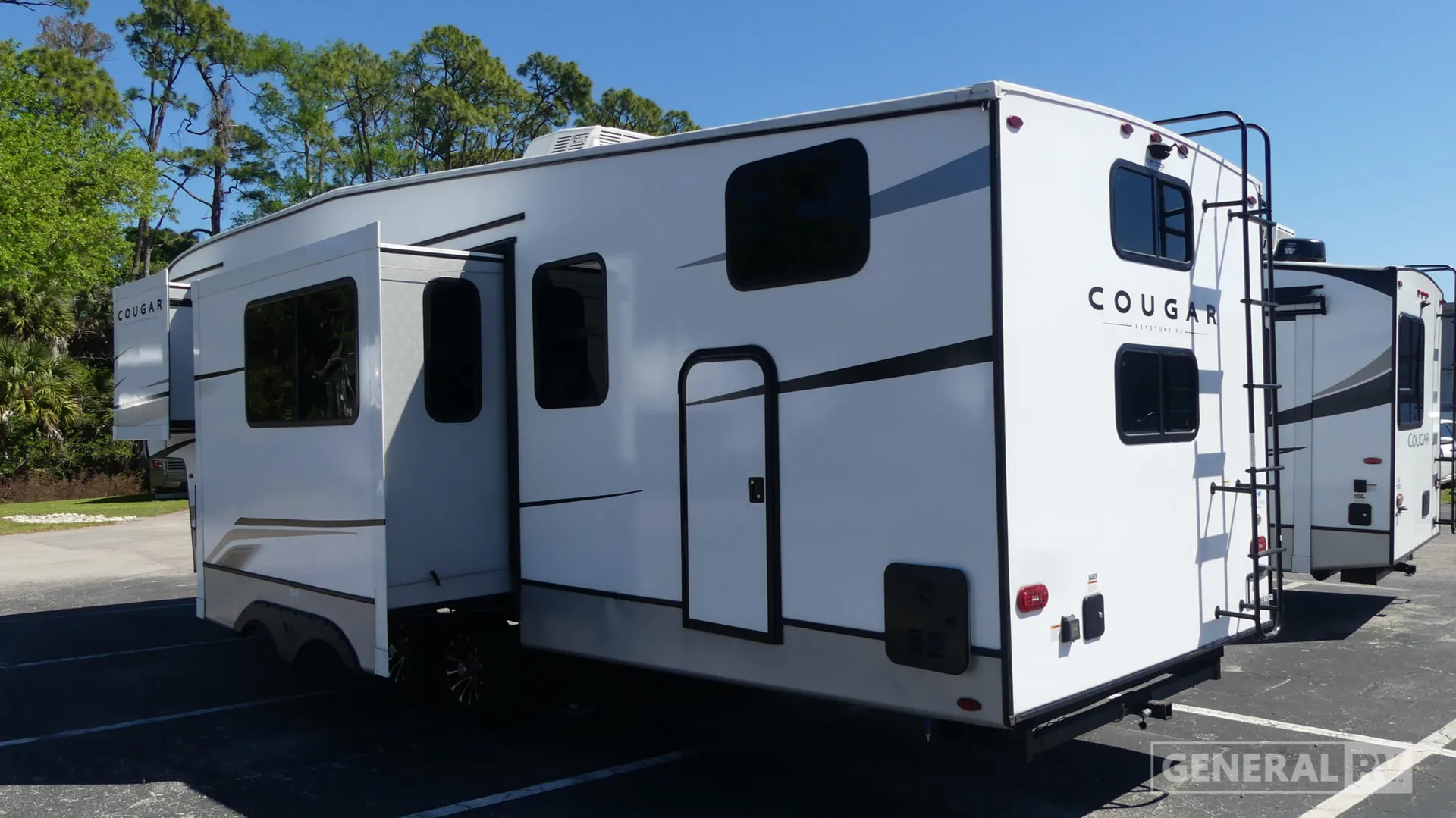 2023 Keystone Cougar Half-Ton 29BHL - Photo 4