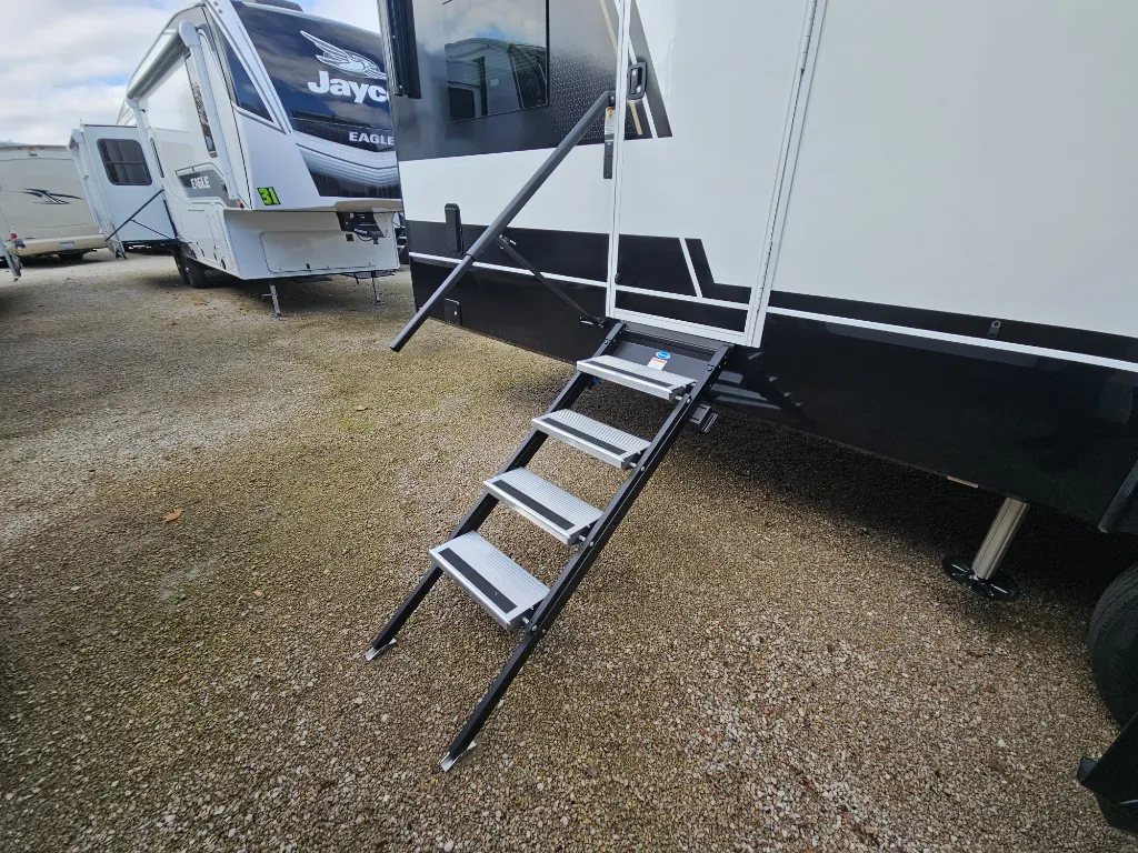 2026 Brinkley Model G 4150, Photos photo 79