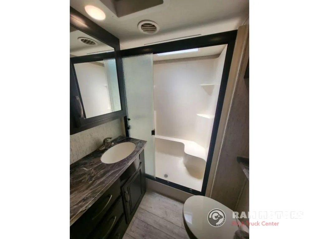 2018 Grand Design Momentum 376TH, Photos photo 22