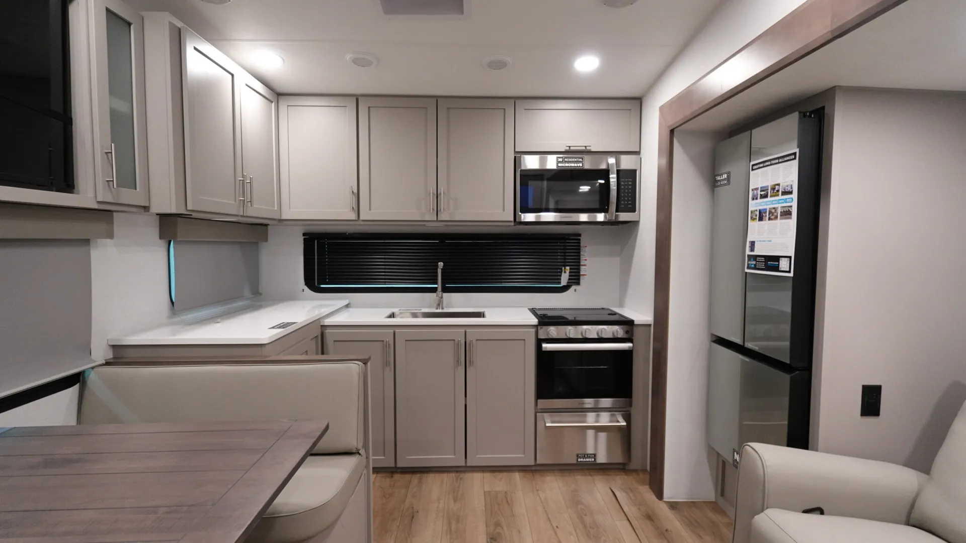 2026 Alliance RV Avenue All-Access 23ML - Photo 3