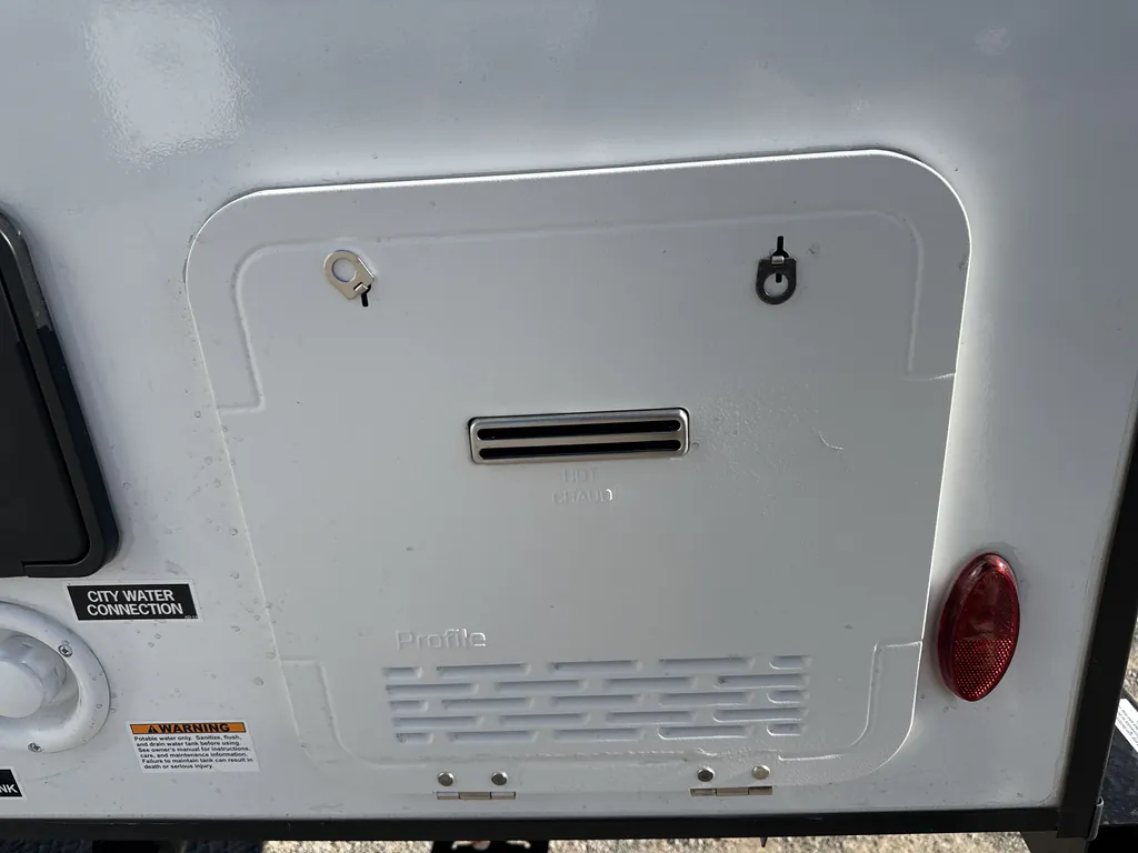 2027 Winnebago Micro Minnie 2108DS, Photos photo 16