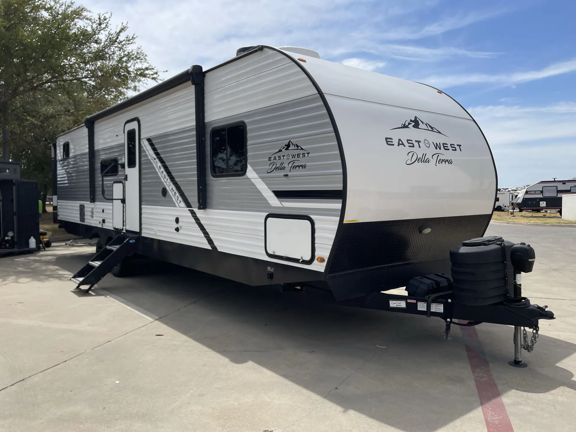 2024 East to West Della Terra 262BH