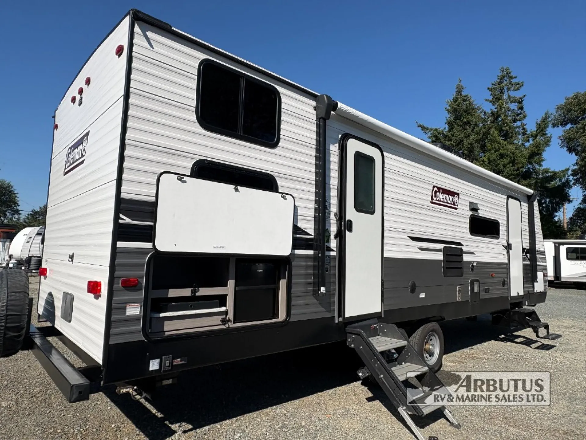2022 Dutchmen Coleman Lantern 285BHWE dealer photo 5 from Arbutus RV & Marine