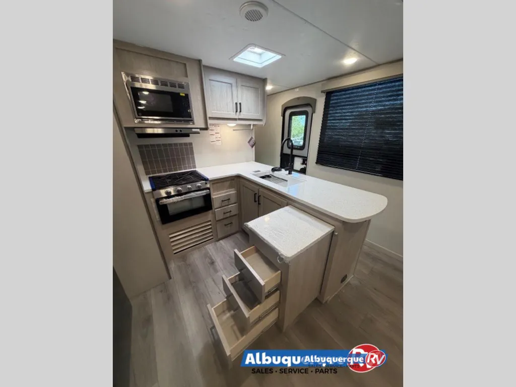 2026 Coachmen Catalina Legacy Edition 283RNR, Photos photo 9