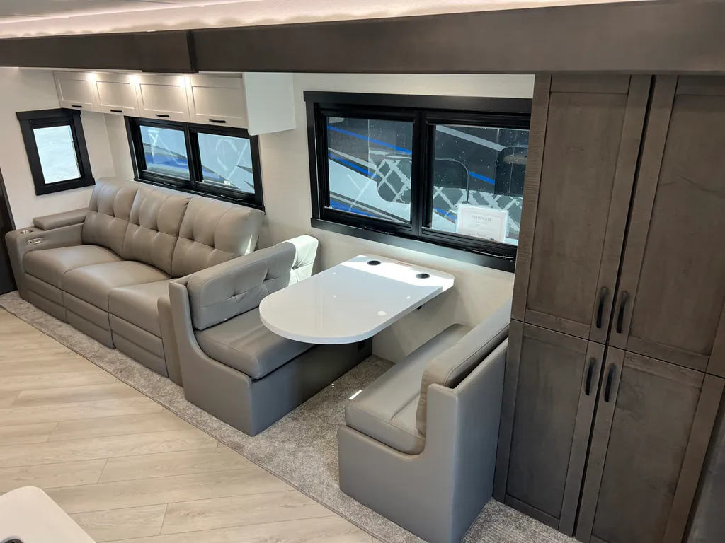 2027 Entegra Coach Accolade 37K, Photos photo 6