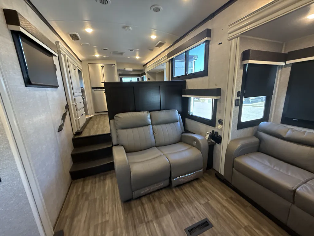 2022 Jayco North Point 380RKGS, Photos photo 5
