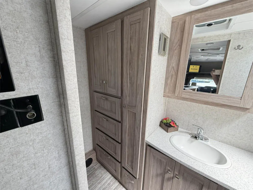 2020 Forest River Forester 2441DS — Photo 6