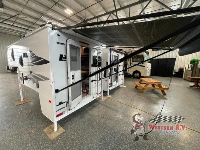 2026 Lance Lance Truck Campers 865 - Photo 3