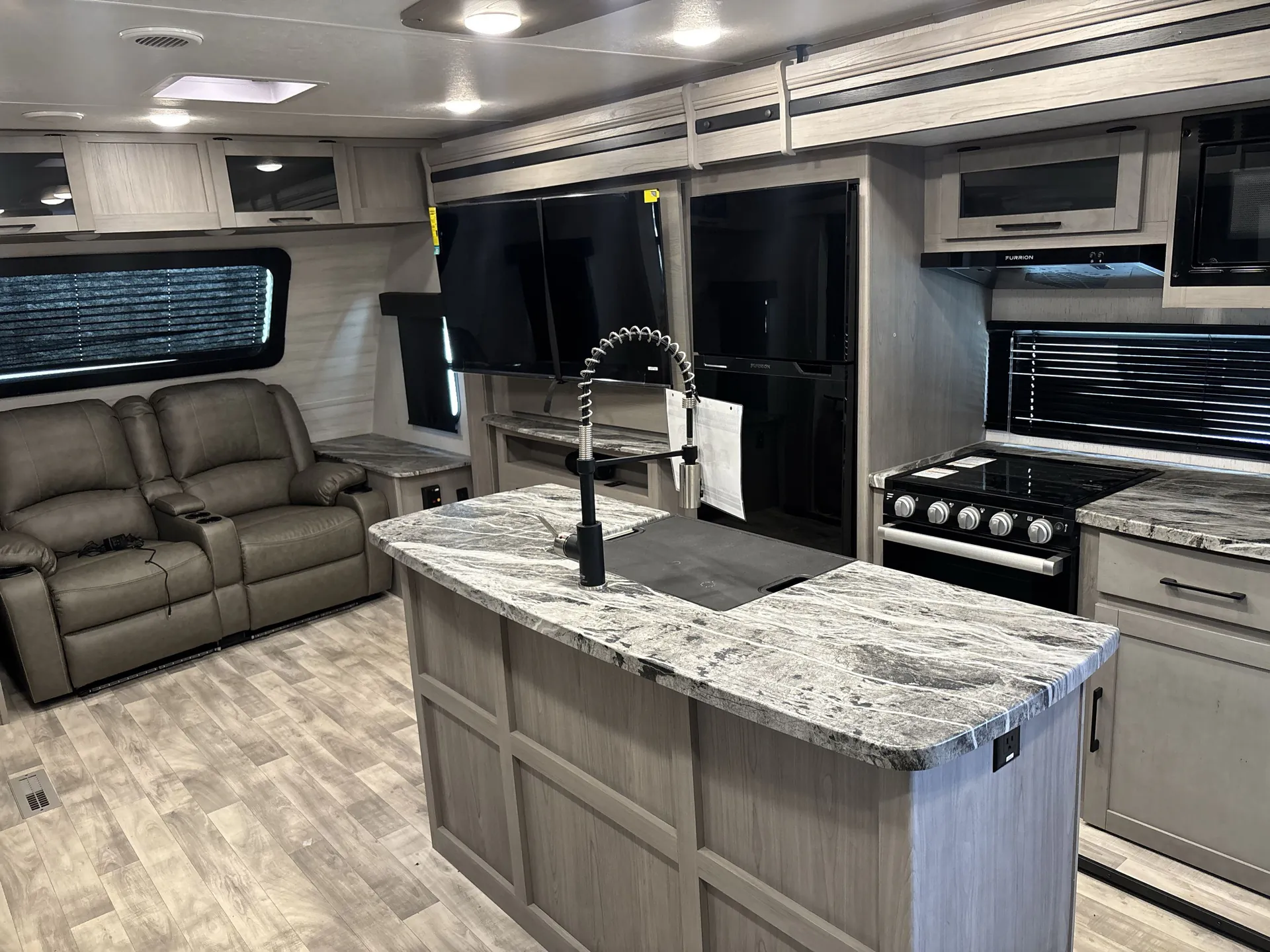 2023 Dutchmen Kodiak Ultimate 3371FLSL — living area main