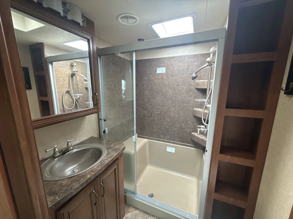 2015 Forest River Sierra 365SAQB, Photos photo 12