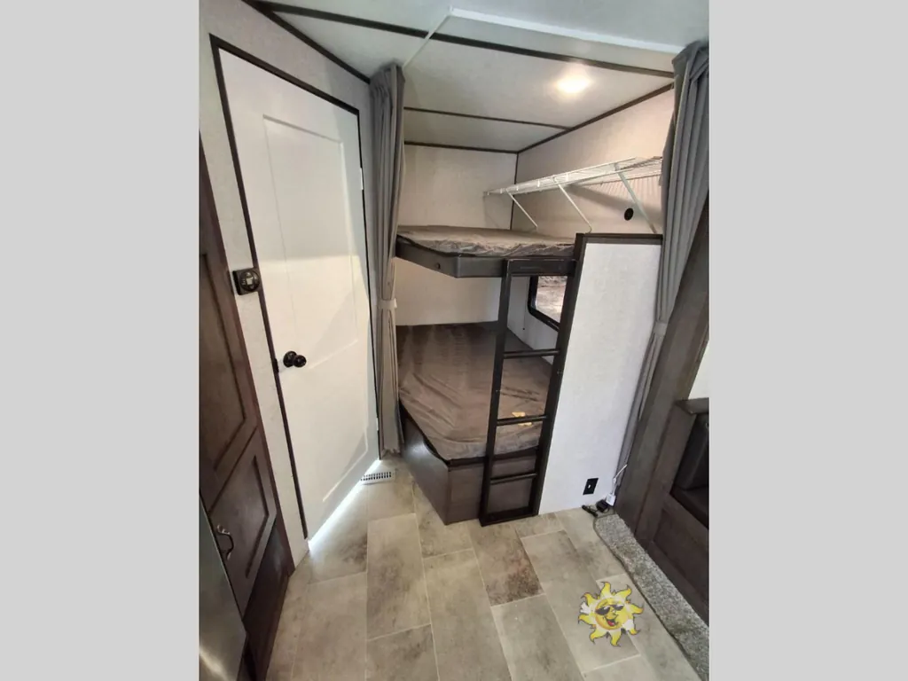 2021 Dutchmen Coleman Lantern 263BH, Photos photo 10