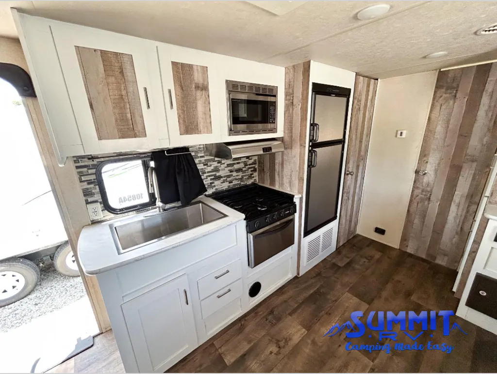 2018 Forest River RV Wildwood X-Lite 233RBXL, Photos photo 18