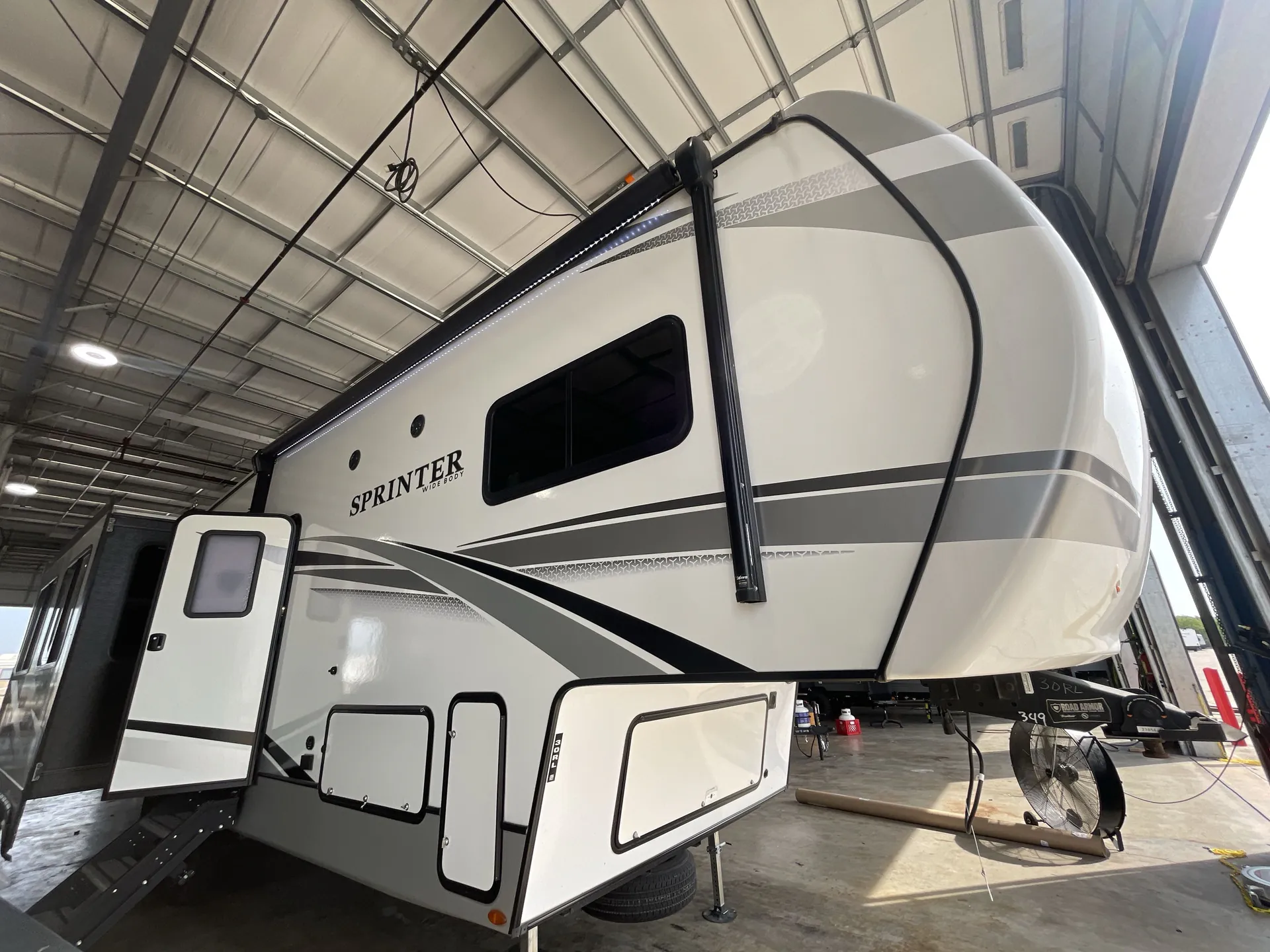2024 Keystone Sprinter 30RL - Photo 2