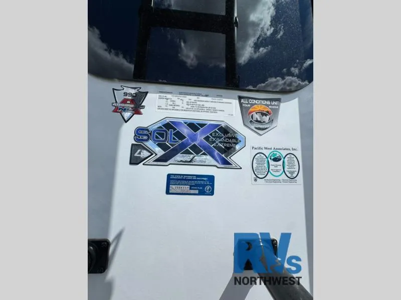 2027 Northwood Arctic Fox Camper 990 - Photo 4