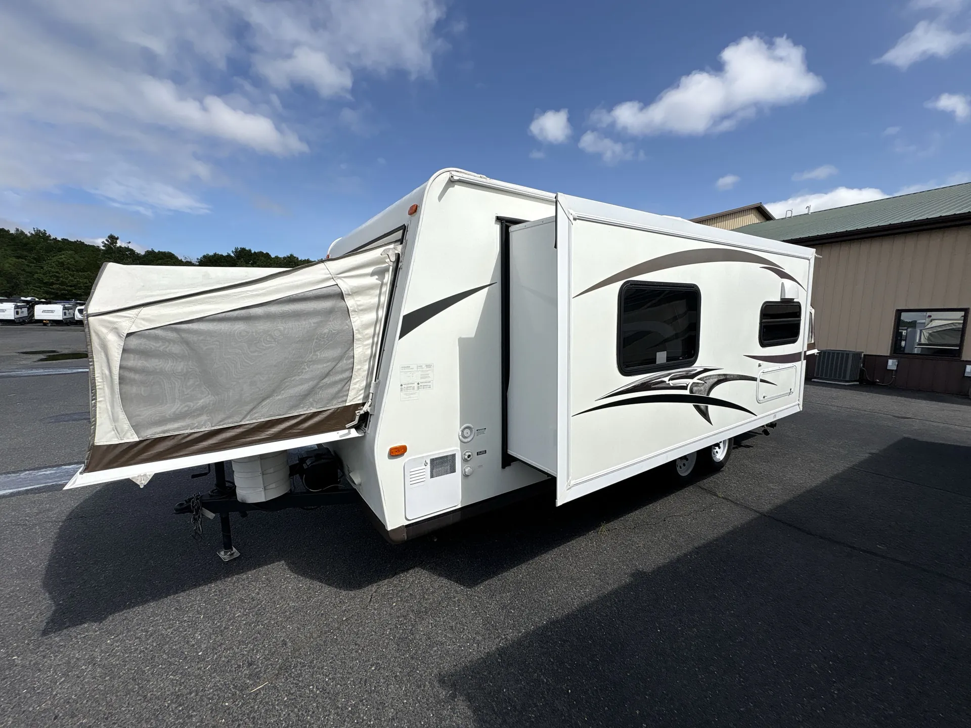 2014 Forest River Rockwood Roo 23SS — backside