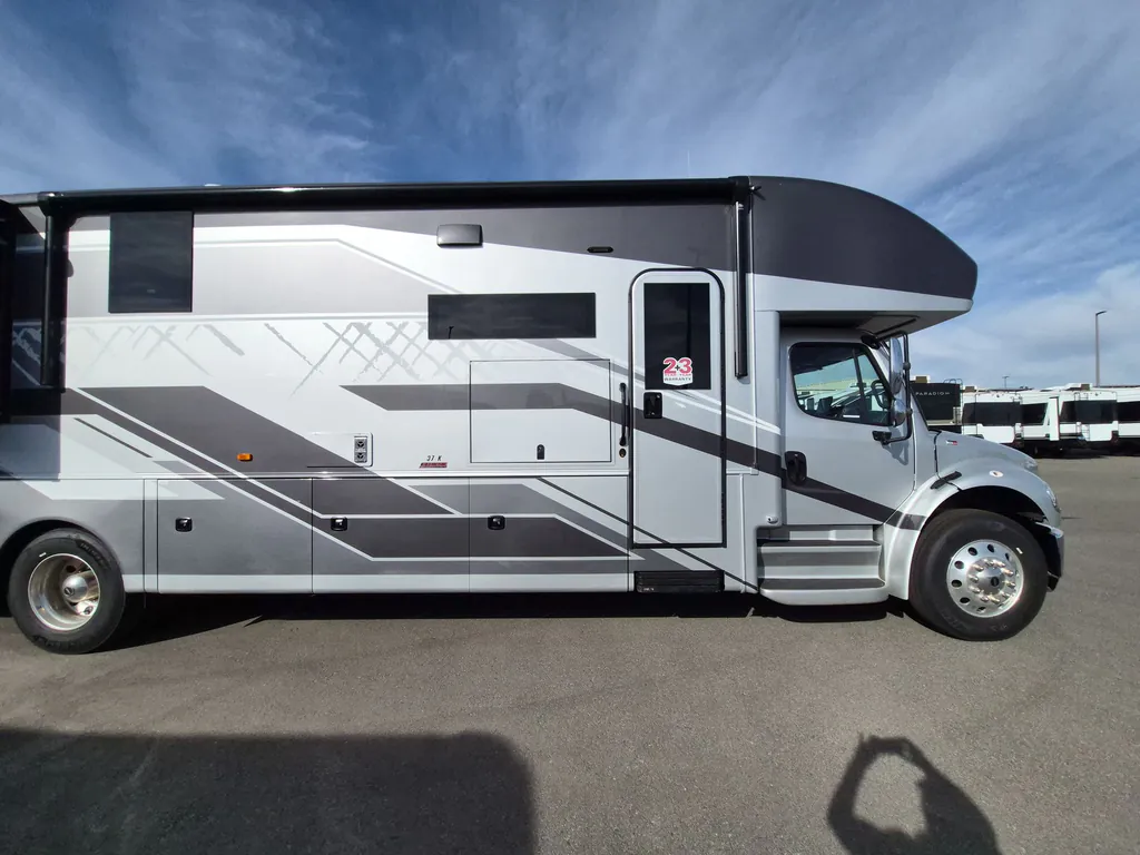 2027 Entegra Coach Accolade 37K, Photos photo 2