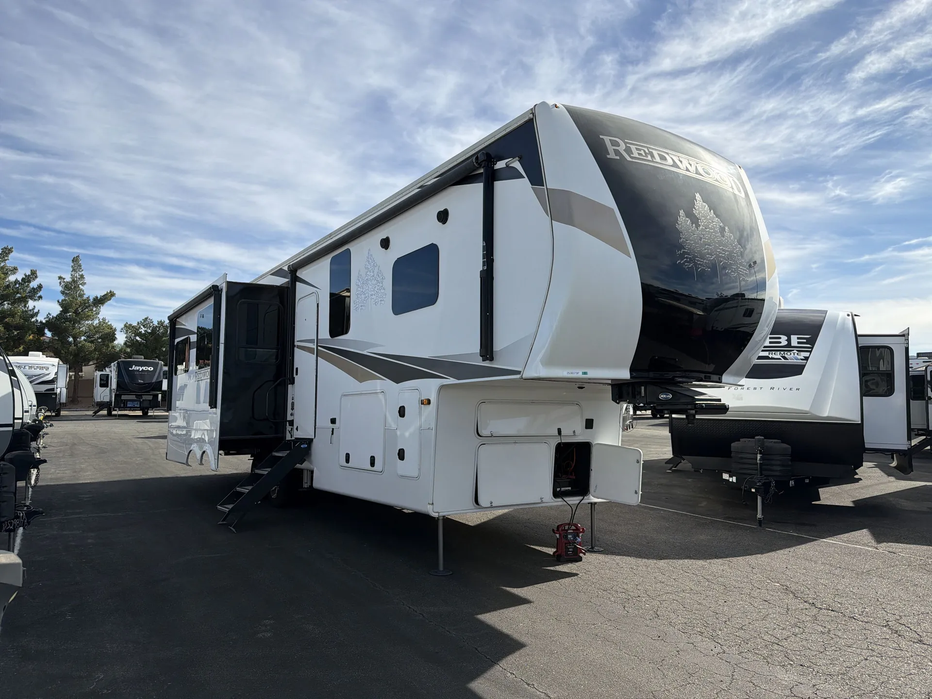 2022 CrossRoads Redwood RW3401RL - Photo 2