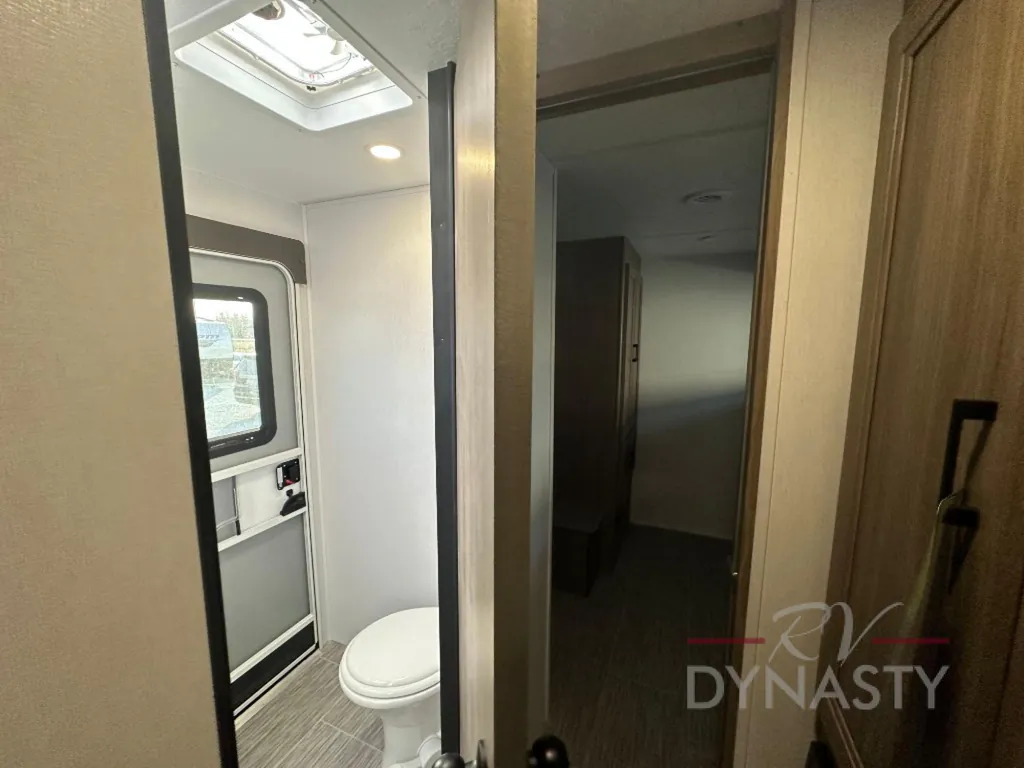 2025 Coachmen Freedom Express Select 31SE, Photos photo 34