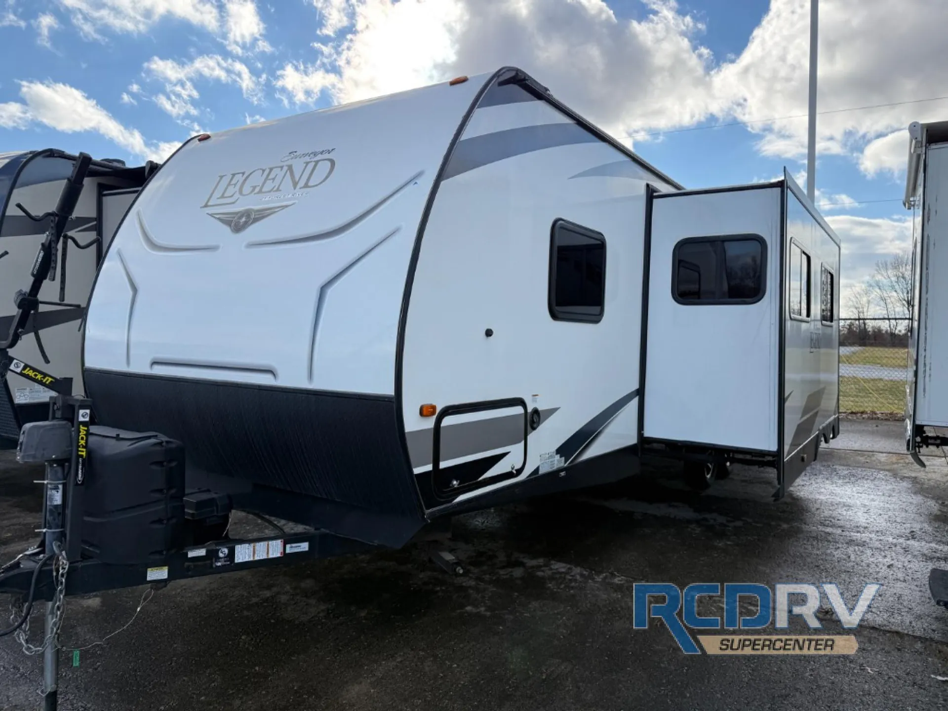 2019 Forest River Surveyor Legend 295QBLE - Photo 3