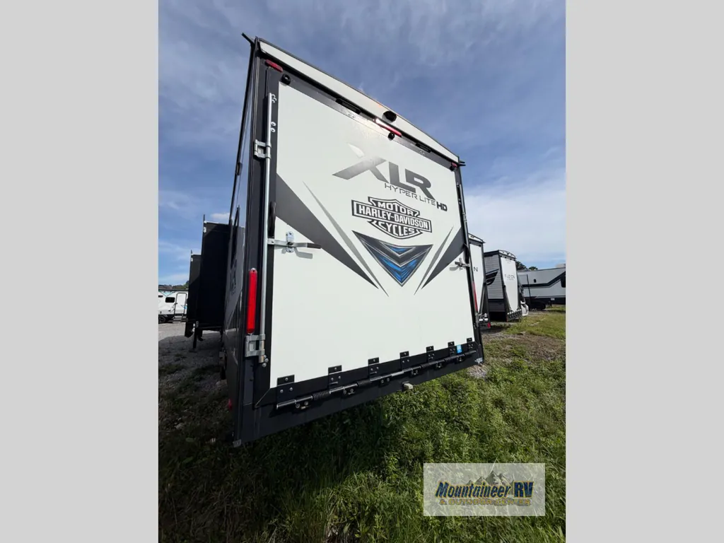 2021 Forest River XLR Hyperlite 3310, Photos photo 5