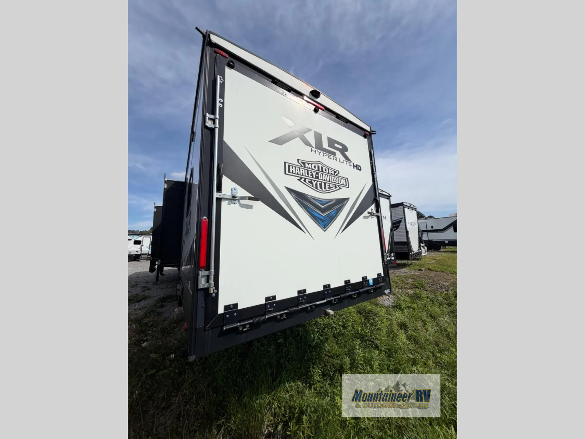2021 Forest River XLR Hyperlite 3310 — Photo 5