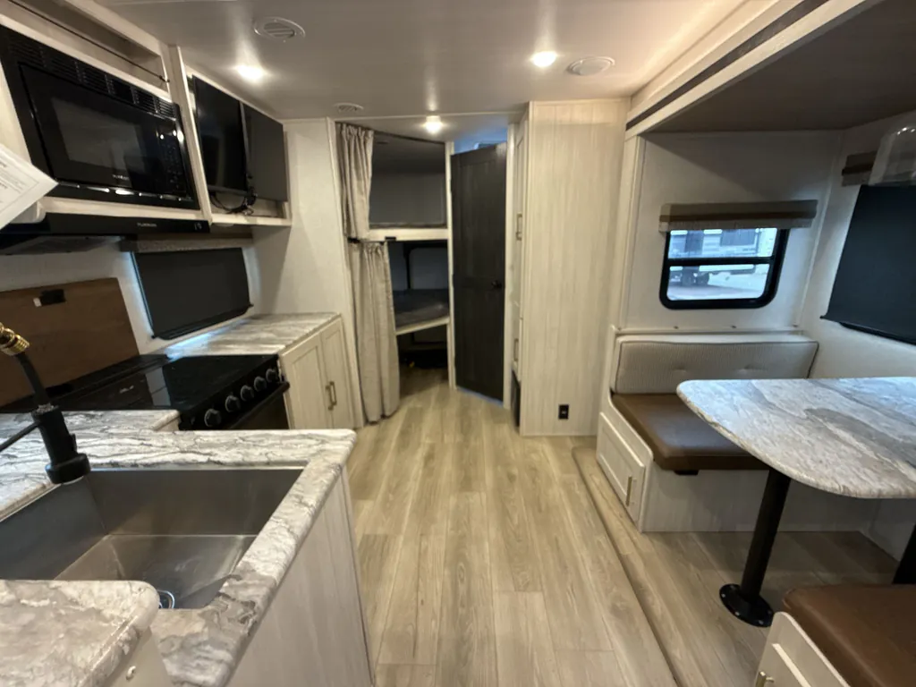 2024 Forest River Surveyor Legend 260BHLE, Photos photo 3