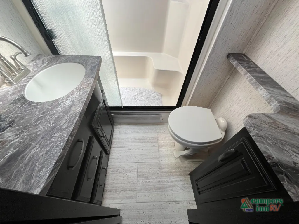 2018 Grand Design Momentum 376TH, Photos photo 32
