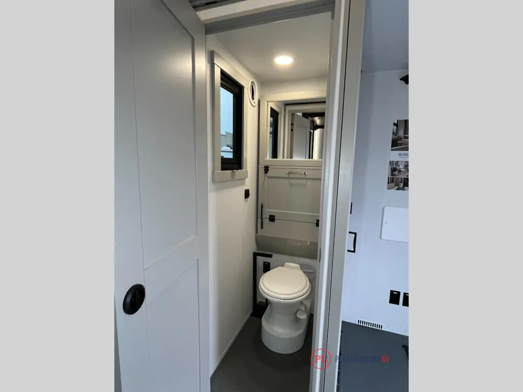 2026 Brinkley Model G 4100, Photos photo 15