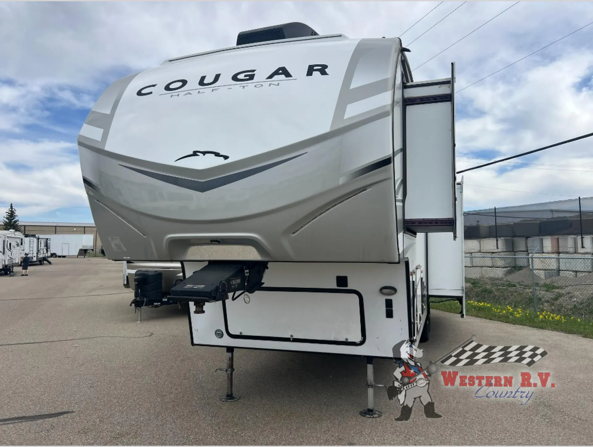 2024 Keystone Cougar Half-Ton 29RLISE - Photo 2