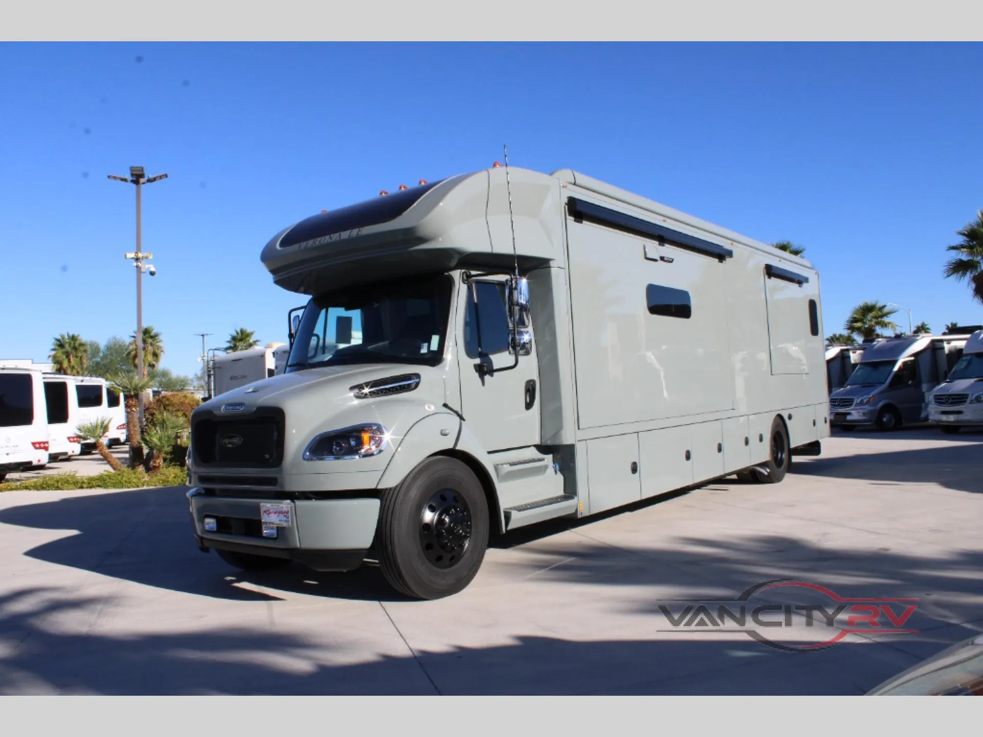 2026 Renegade RV Verona LE 40LRB - Photo 2